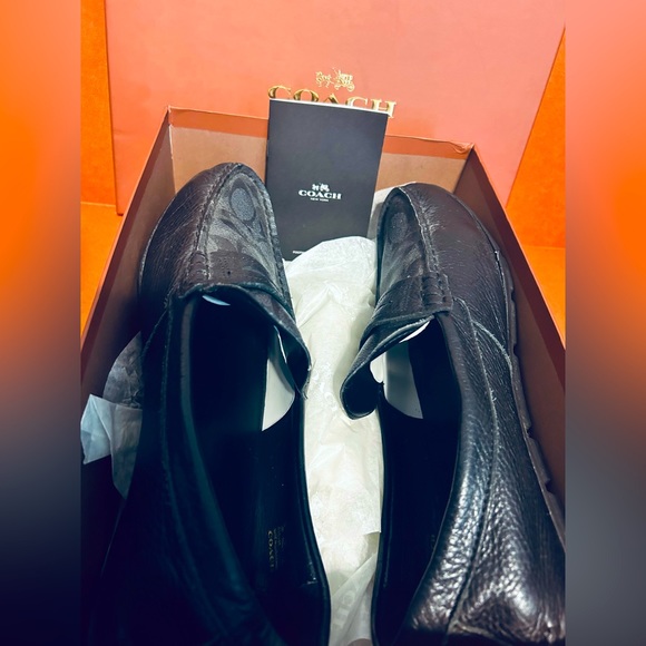 COACH AUTHENTIC LEATHER LOAFERS - Picture 5 of 7